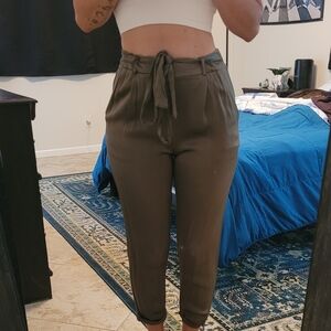 Alya Olive Cropped Tie-Waist Pants